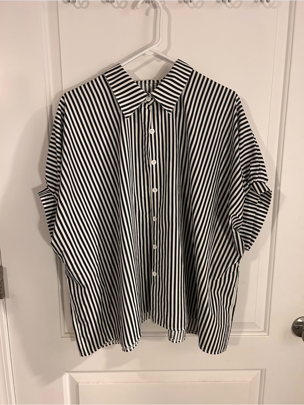 SHEIN Black & White Vertical Stripe Short-Sleeve Button-Down Shirt